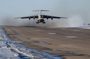 Il-76 Transport Landing (photo: Kommersant / Anatoliy Zhdanov)