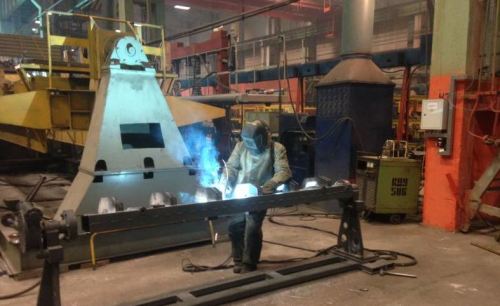 Welding parts for BMP-3 at Kurganmashzavod