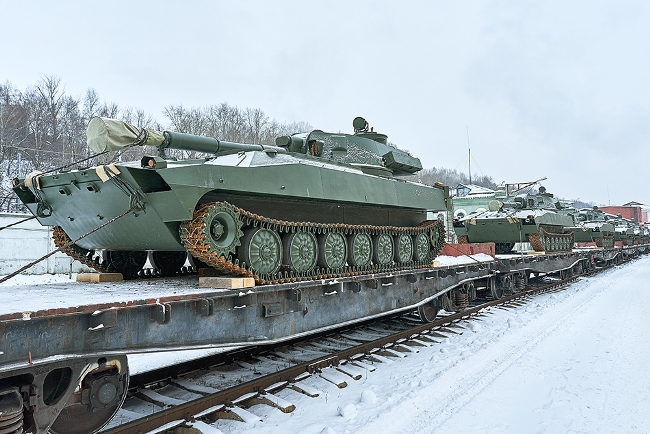 2S1 Gvozdika 122-mm SP howitzers leaving the factory in Perm